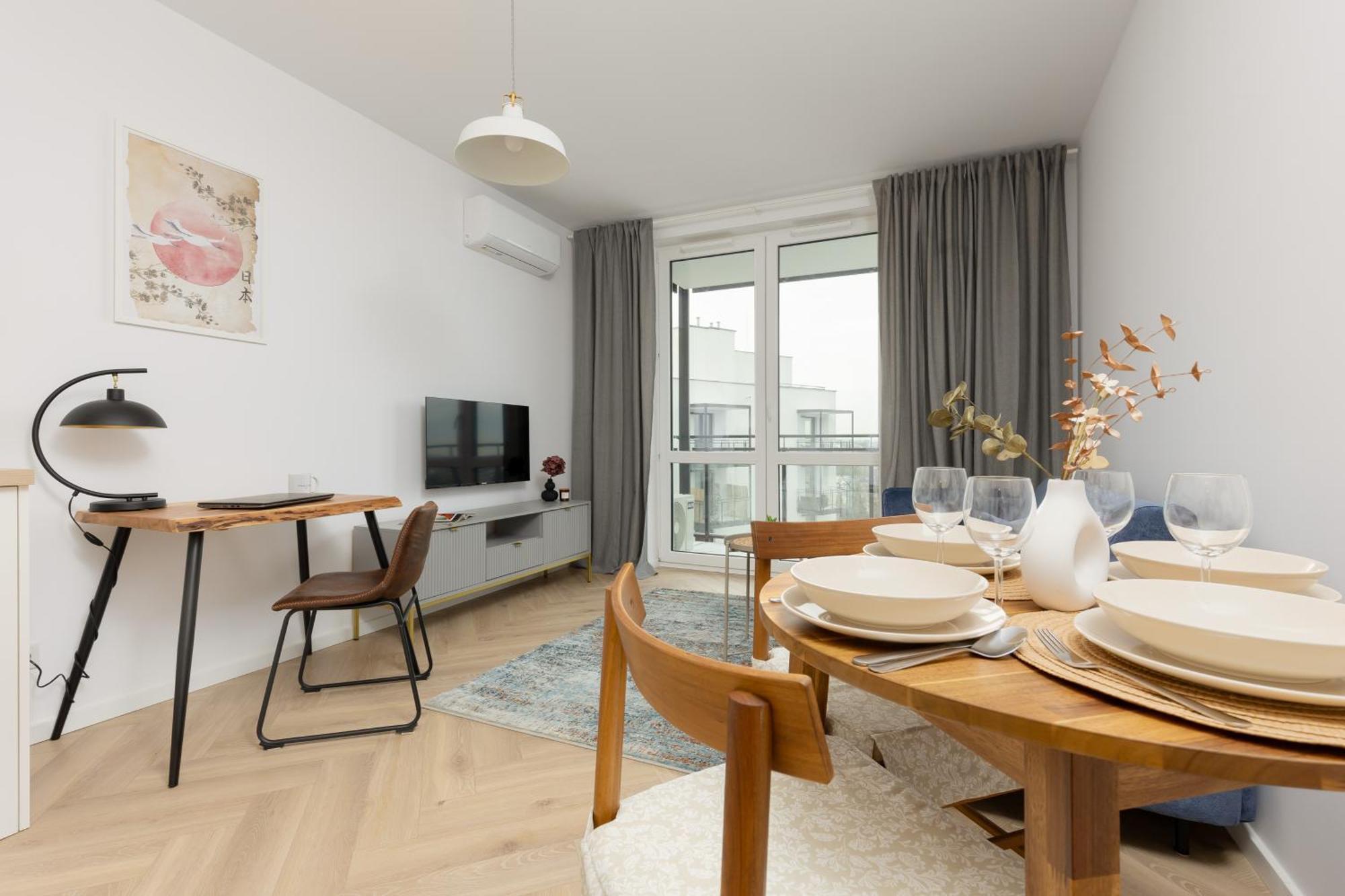 Apartment Skyline By Renters Warschau